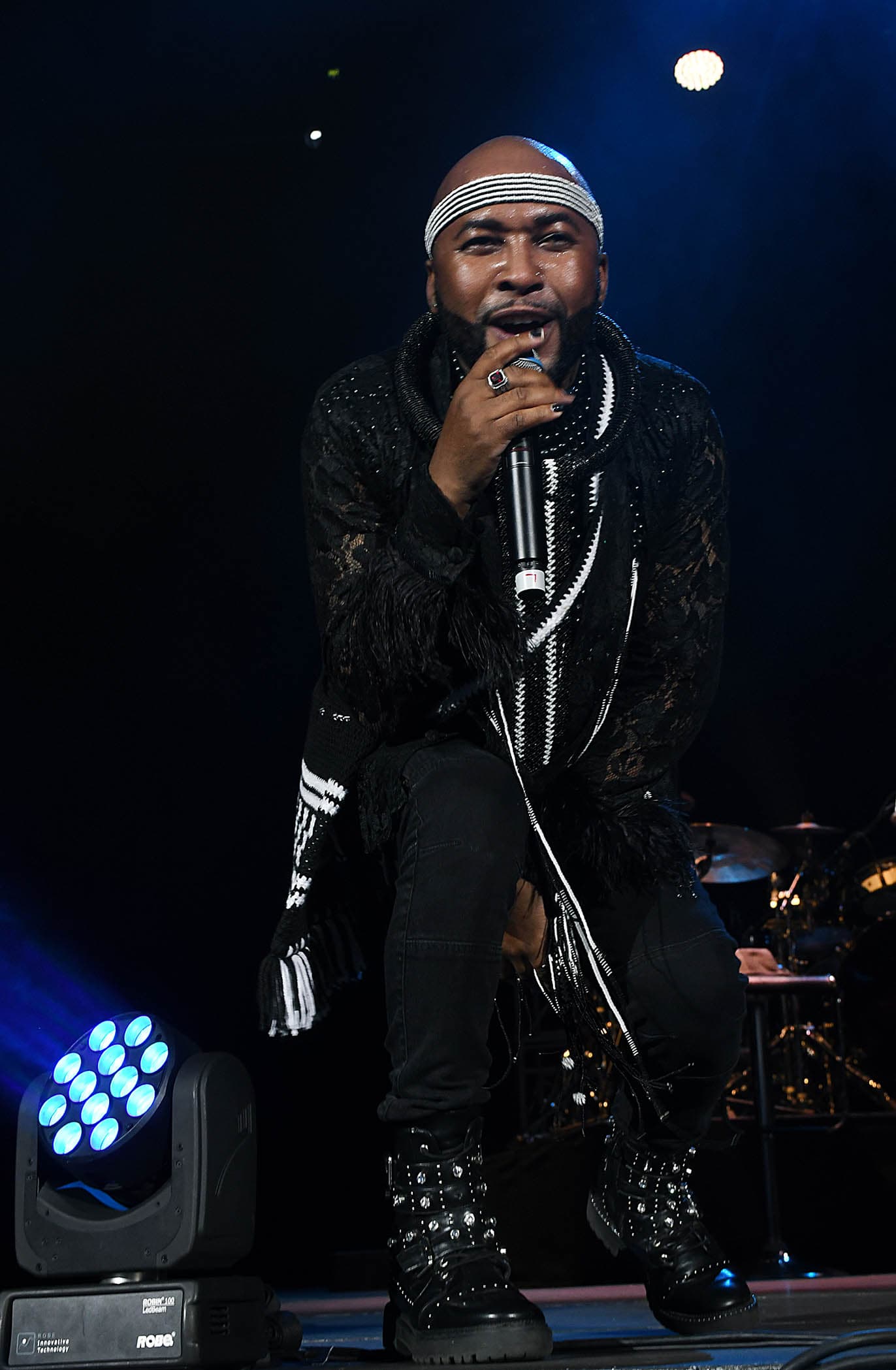 Vusi Nova